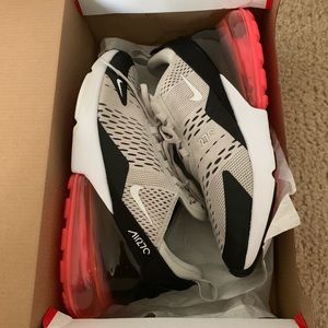 Nike Air Max 270 (Grade school)